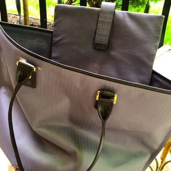 MOSHI ARIA SLIM LIGHTWEIGHT TOTE NWT